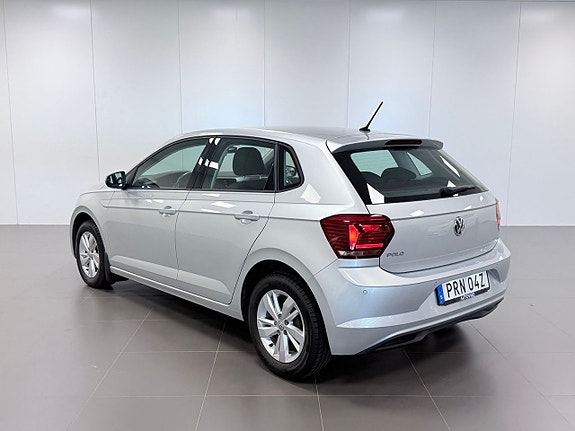 Volkswagen Polo 2 of 5