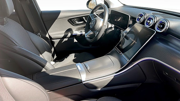 Mercedes-Benz GLC300 e 9 of 12