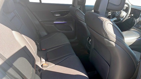 Mercedes-Benz GLC300 e 10 of 12