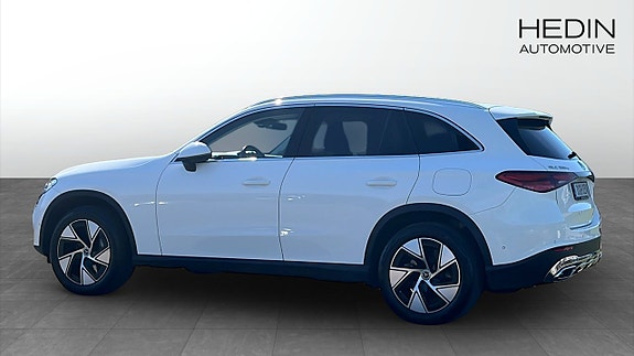 Mercedes-Benz GLC300 e 4 of 5