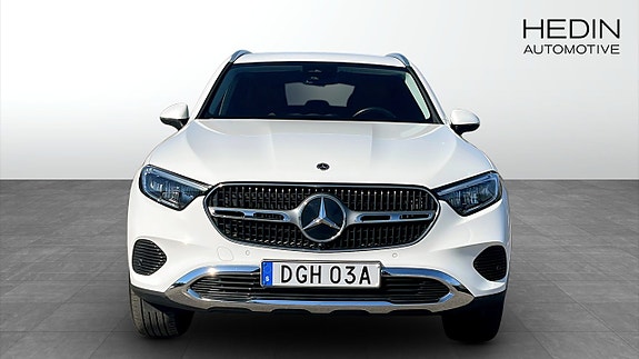 Mercedes-Benz GLC300 e 2 of 5