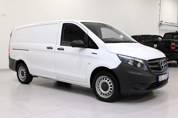 Mercedes-Benz Vito 108 2 of 5