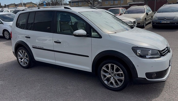 Volkswagen Touran Cross 5 of 5