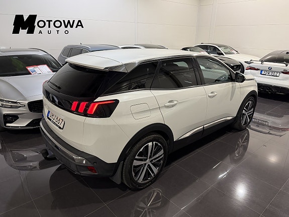 Peugeot 3008 3 of 5