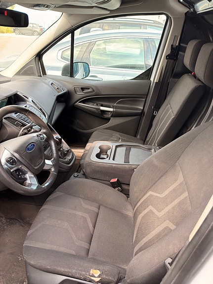 Ford Transit Connect 8 of 8