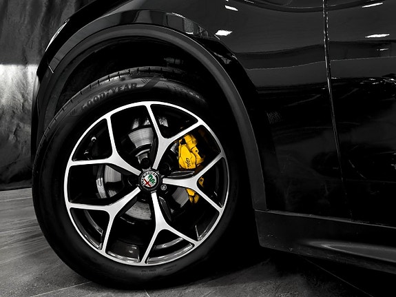 Alfa Romeo Stelvio 12 of 30