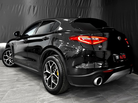 Alfa Romeo Stelvio 14 of 30