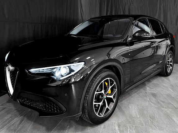 Alfa Romeo Stelvio 3 of 5