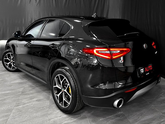 Alfa Romeo Stelvio 13 of 30