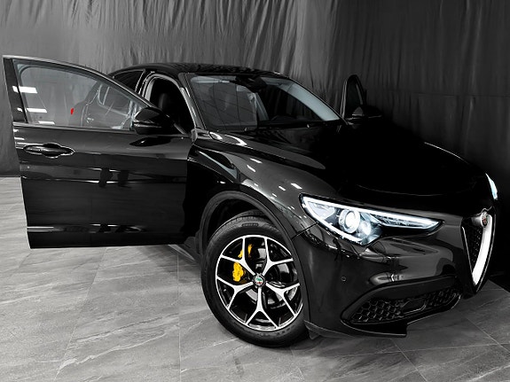 Alfa Romeo Stelvio 4 of 5
