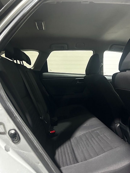 Toyota Auris 7 of 11
