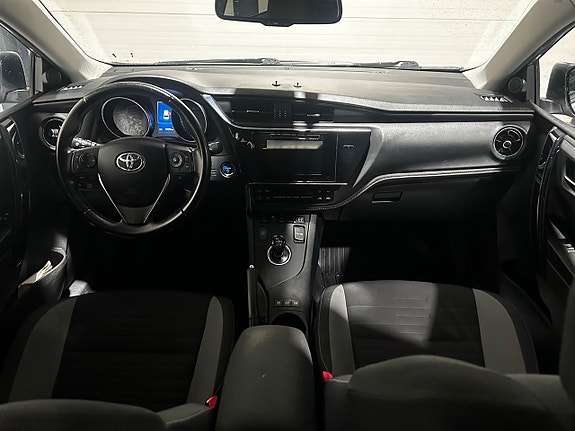 Toyota Auris 6 of 11