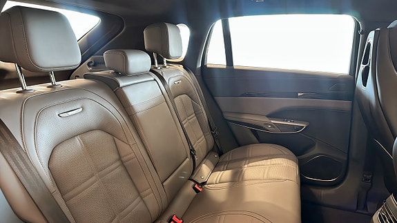 Hongqi EHS7 11 of 26