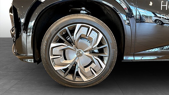 Hongqi EHS7 9 of 26