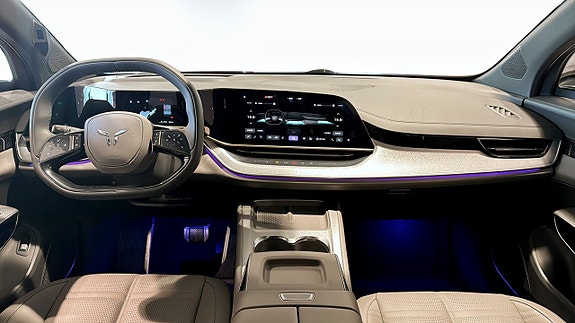 Hongqi EHS7 14 of 26