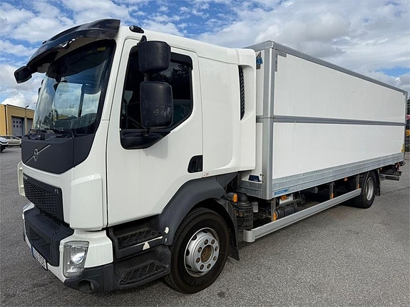 Volvo FL 250 16 ton skåpbil med höj/sänkbart tak