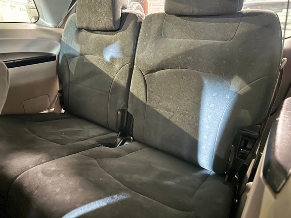 Mitsubishi Grandis 13 of 16