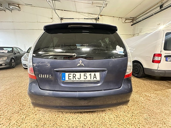 Mitsubishi Grandis 16 of 16