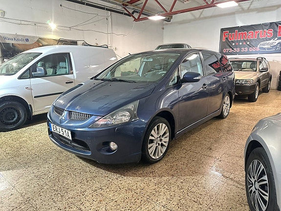 Mitsubishi Grandis 3 of 5