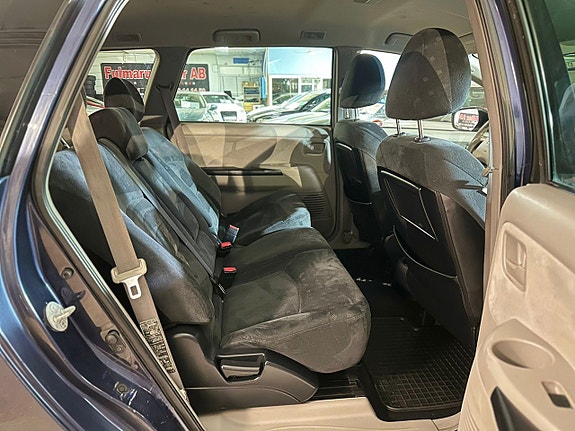 Mitsubishi Grandis 14 of 16