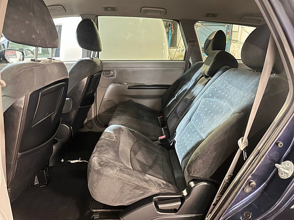 Mitsubishi Grandis 9 of 16