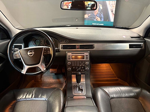 Volvo V70 7 of 13