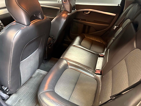 Volvo V70 9 of 13