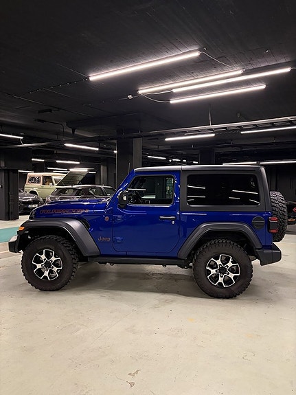Jeep Wrangler Unlimited 3 of 5