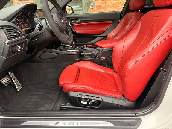 BMW M235i 19 of 20