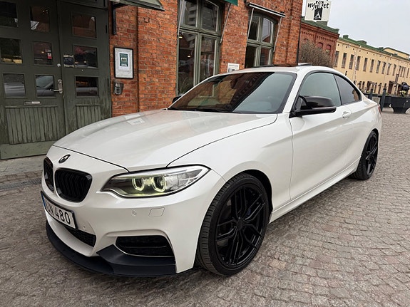 BMW M235i 2 of 20