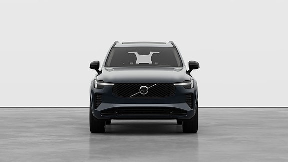 Volvo XC90 2 of 30