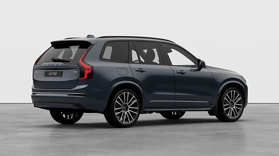 Volvo XC90 9 of 30