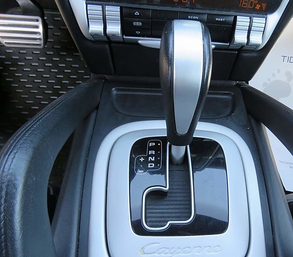 Porsche Cayenne GTS 12 of 12