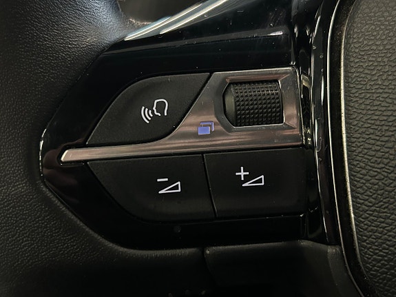 Peugeot e-208 25 of 27