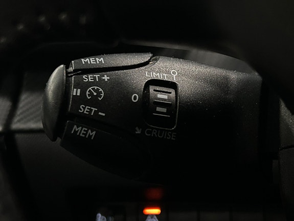 Peugeot e-208 18 of 27
