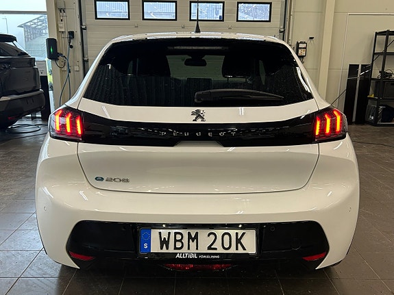 Peugeot e-208 5 of 5