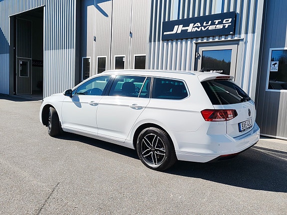 Volkswagen Passat 9 of 27
