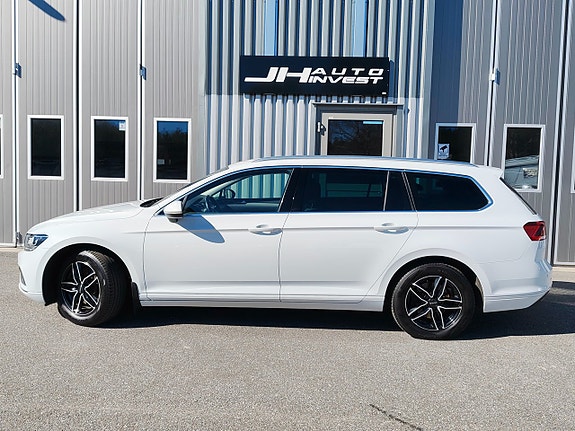 Volkswagen Passat 10 of 27