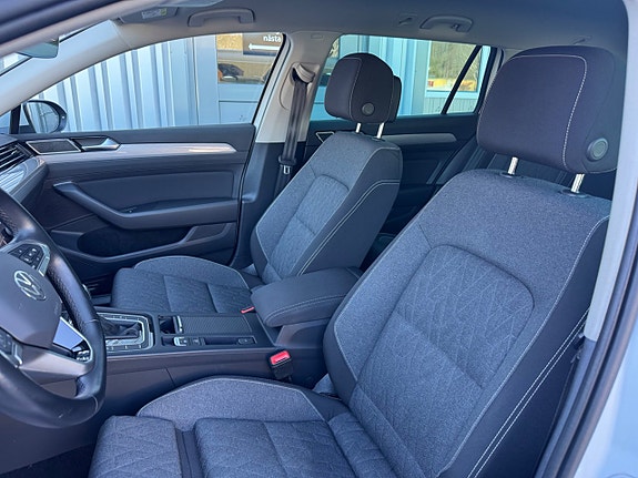 Volkswagen Passat 26 of 27