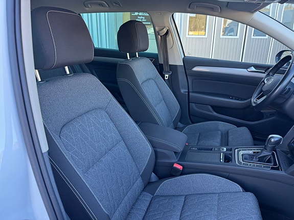 Volkswagen Passat 20 of 27