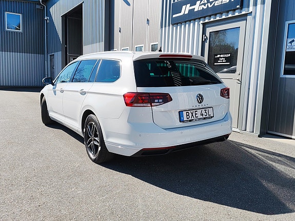 Volkswagen Passat 8 of 27
