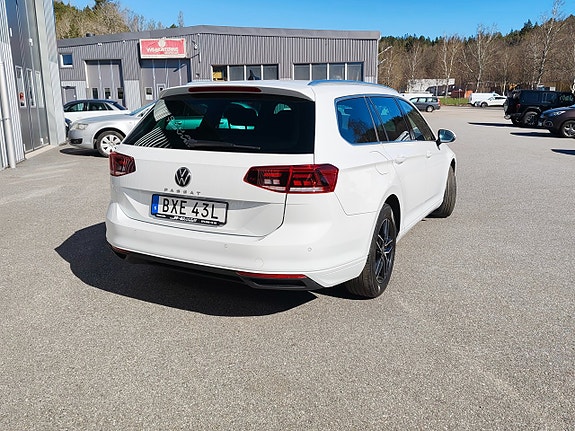 Volkswagen Passat 6 of 27