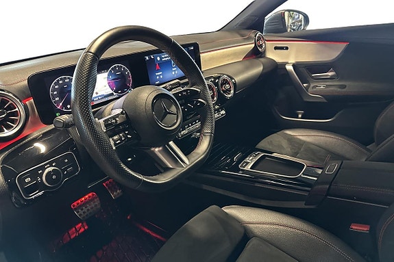 Mercedes-Benz CLA200 7 of 26