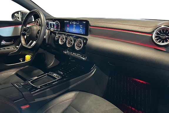 Mercedes-Benz CLA200 9 of 26