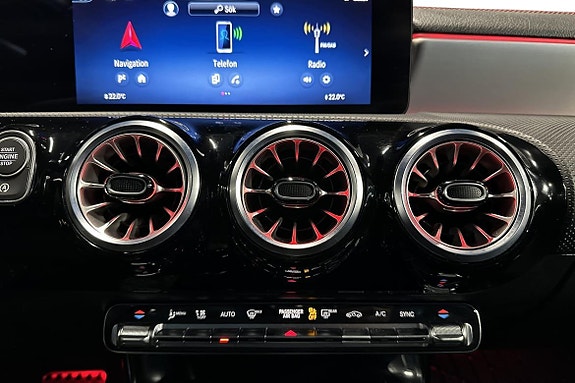 Mercedes-Benz CLA200 13 of 26