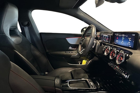 Mercedes-Benz CLA200 10 of 26