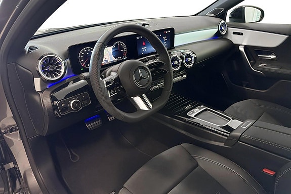 Mercedes-Benz A250 e 5 of 11