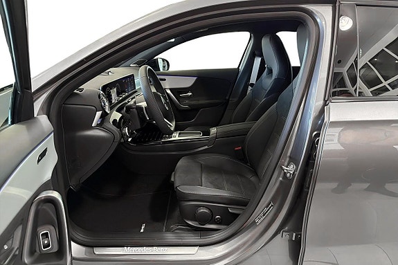 Mercedes-Benz A250 e 7 of 11
