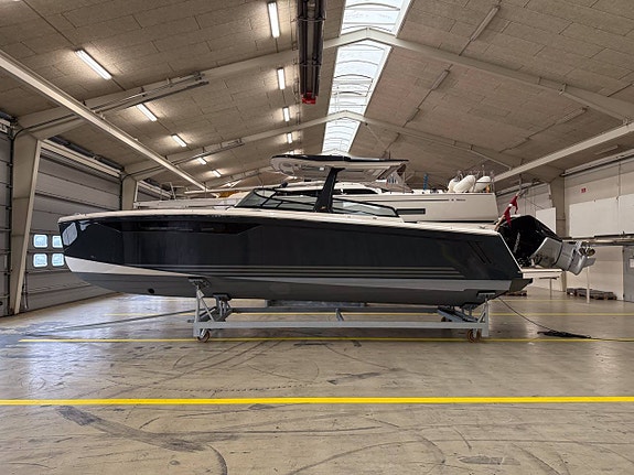 X-Yachts X-Power 33C 2022 Denmark 3 of 12