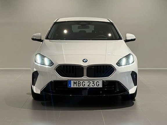 BMW 120 2 of 5
